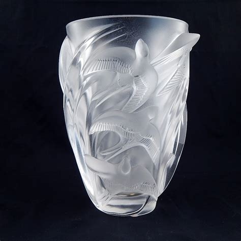 Lalique Vase Signature