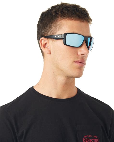 Ways To Identify Fake Oakley Sunglasses