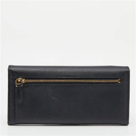 Prada wallet craftsmanship