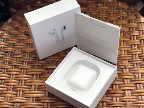 Apple AirPods Packaging