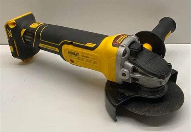 DeWalt DCG405 labels