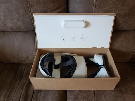 Oculus Quest 2 Packaging