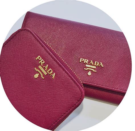 Prada Handbag Authentication Service