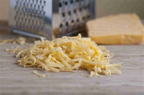 Cheddar cheese for grating