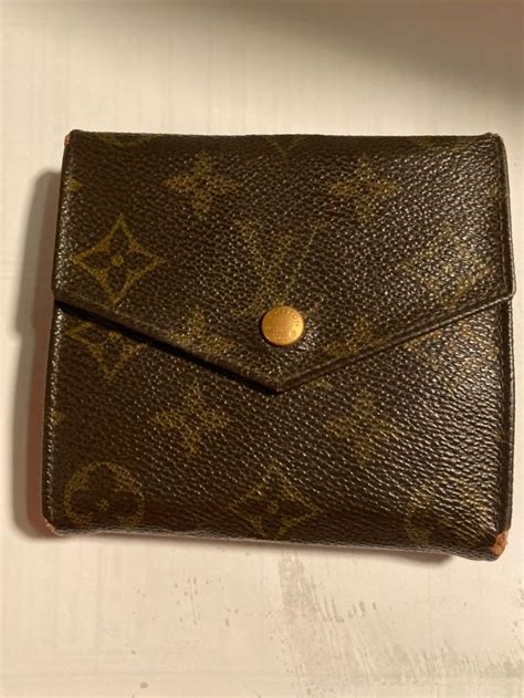 Louis Vuitton wallet authenticity guide