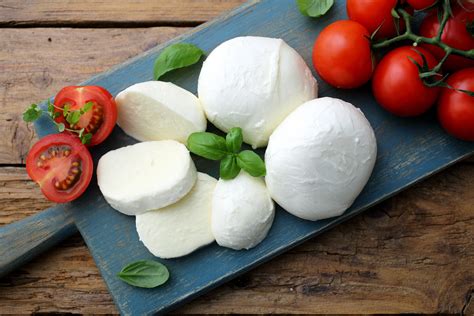 Ways To Know If Mozzarella Is Genuine