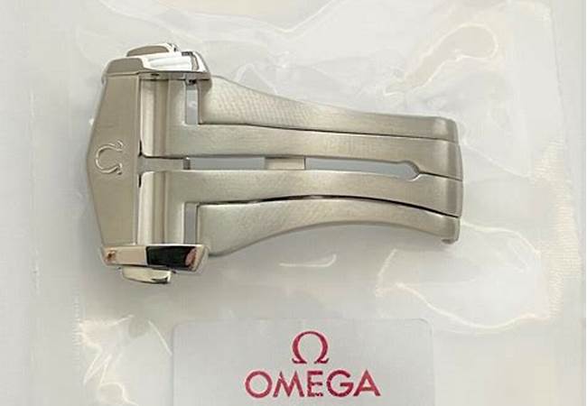 Omega deployment clasp